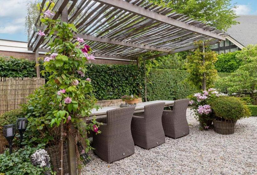 Номер Deluxe Вид на Сад, De Roos Leeuwarden