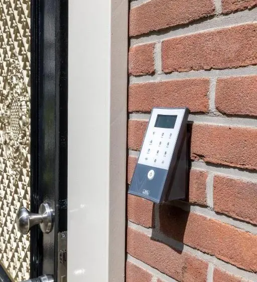Sviitti Puutarhanäkymä, De Roos Leeuwarden