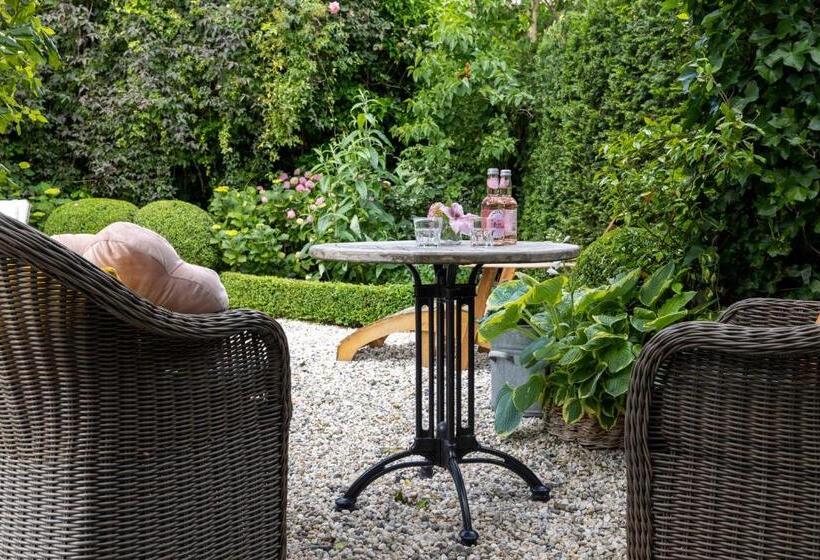 Люкс Вид на Сад, De Roos Leeuwarden