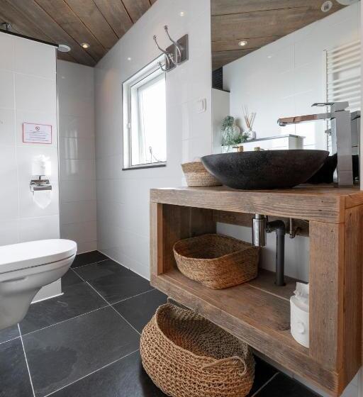 기본룸, De Roos Leeuwarden