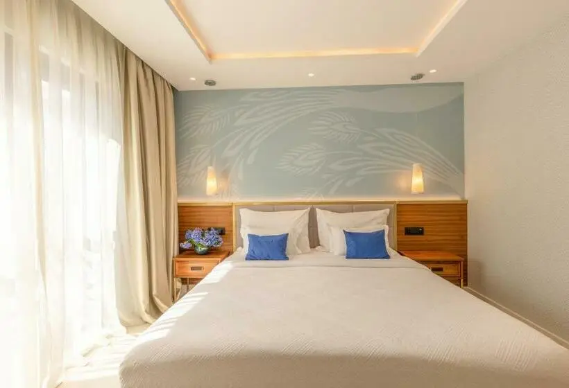 اتاق لوکس با چشم‌انداز, Huma Kotor Bay Hotel And Villas