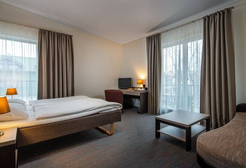 اتاق سوپریور, Labas Rytas Vila