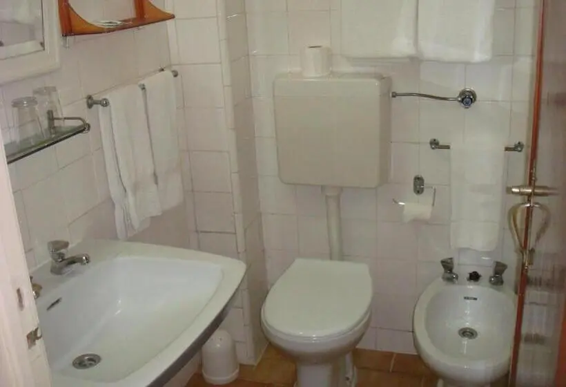 スタンダードルーム, Pensão Residencial Luanda