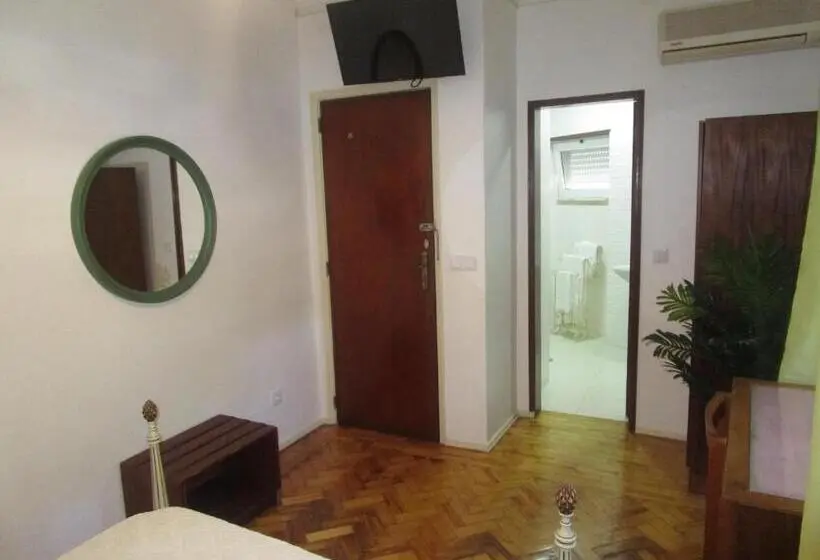 デラックスルーム, Pensão Residencial Luanda