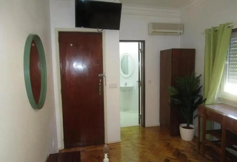 デラックスルーム, Pensão Residencial Luanda