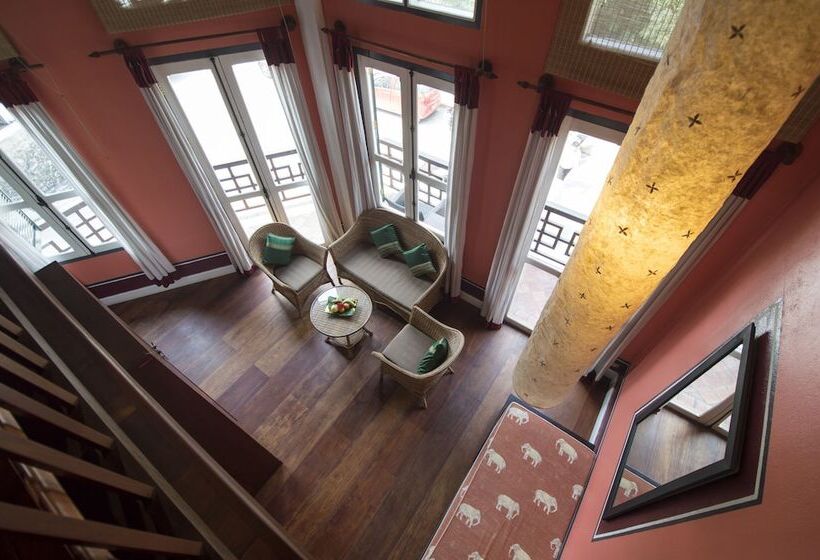 جناح مزوَّد بشرفة, The Belle Rive Boutique