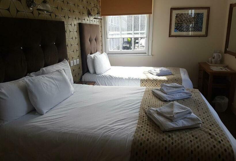 ファミリールーム, The Moseley Arms