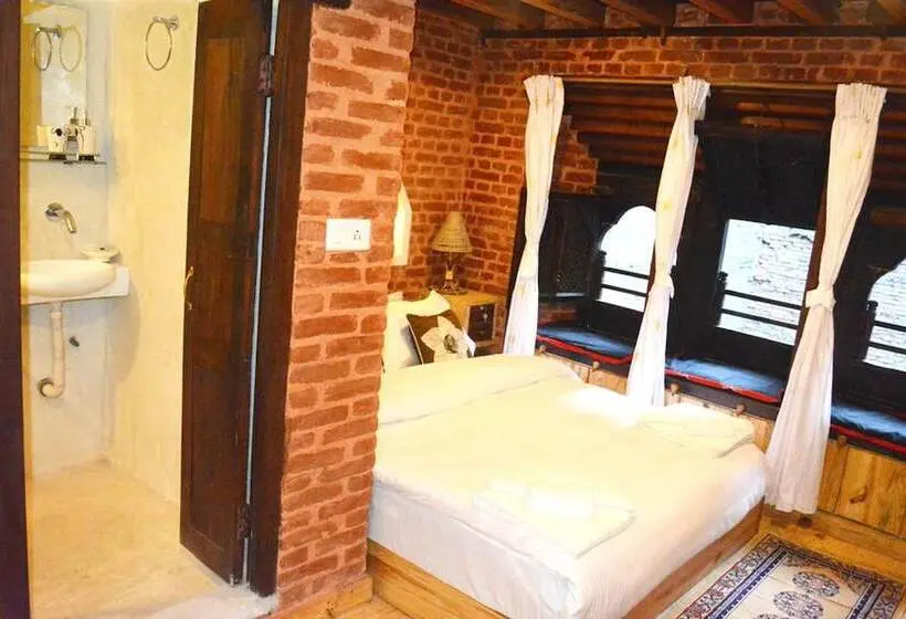 اتاق استاندارد, Yamba Traditional Home