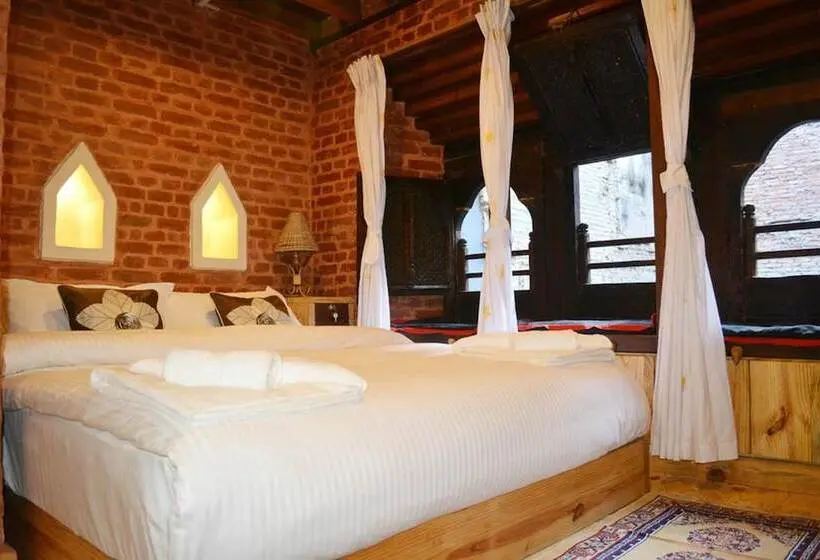 اتاق استاندارد, Yamba Traditional Home