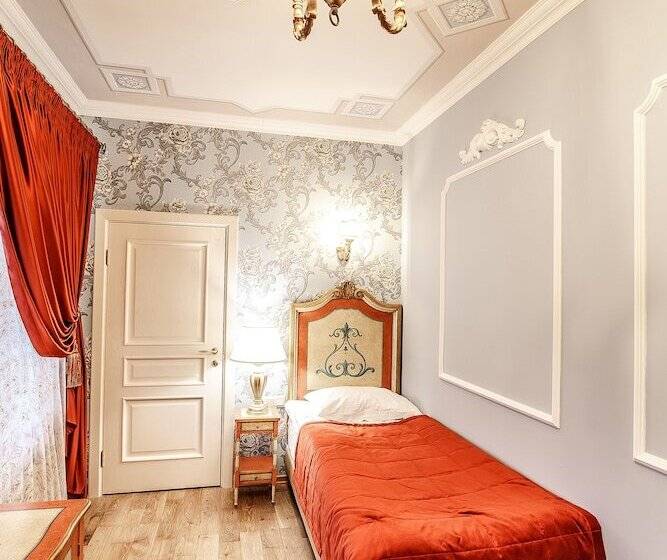 اتاق استاندارد یک نفره, Art Hotel Alexandrovskiy