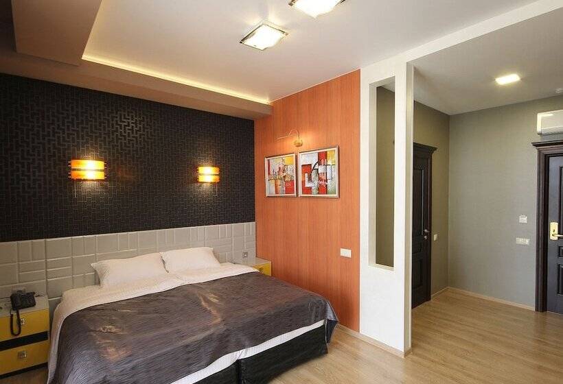 اتاق سوپریور, Absolute