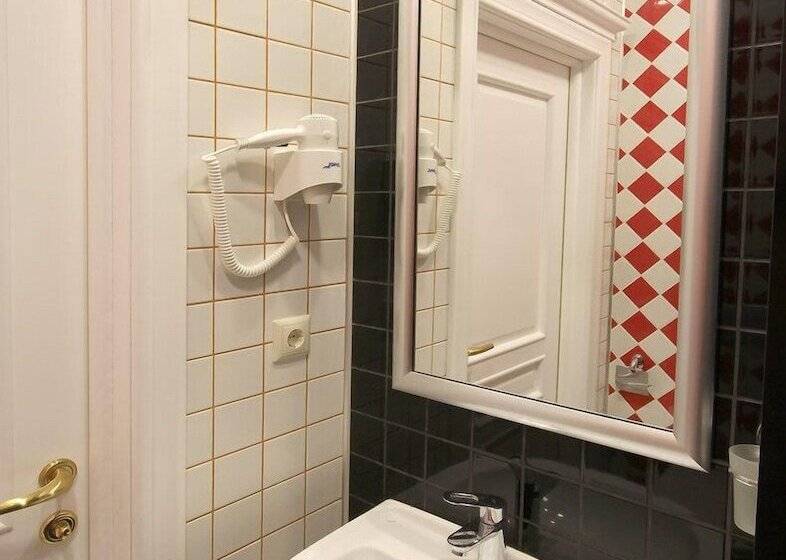 اتاق سوپریور یک تخته, Absolute