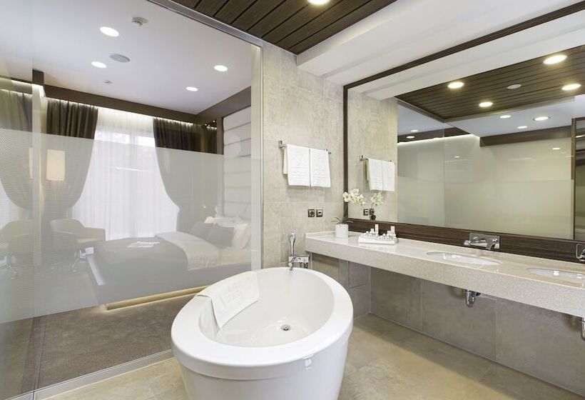 سوئیت پریمیوم با چشم‌انداز دریا, Arfa Park