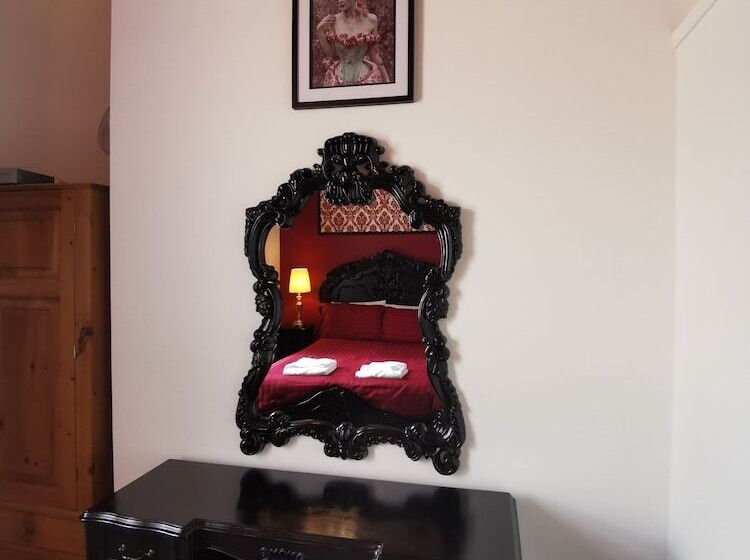 Номер Стандарт, Argyle House