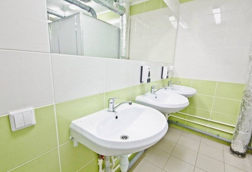 Cama em Quarto Compartilhado, Guest Complex Neftyanik