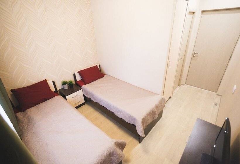 Pokój Ekonomiczny, Guest Complex Neftyanik