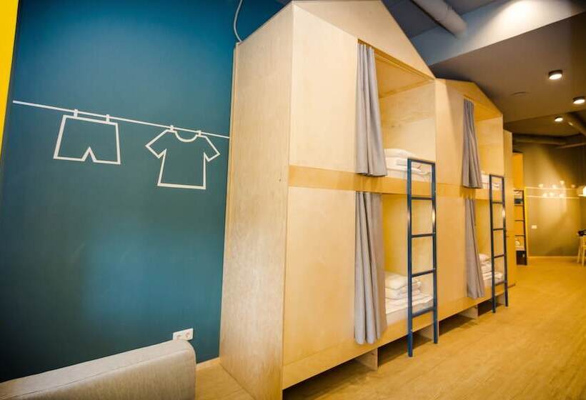 تختخواب در اتاق مشترک, Inwood Hostel