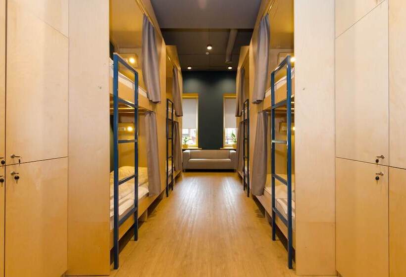 Кровать в Общей Комнате, Inwood Hostel