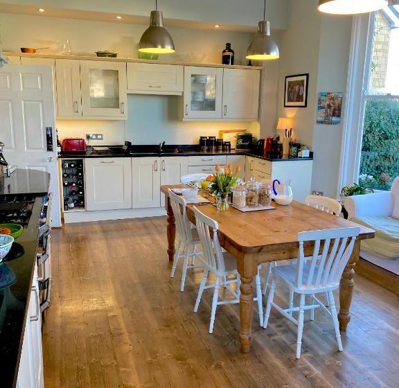 标准间, Laurel House