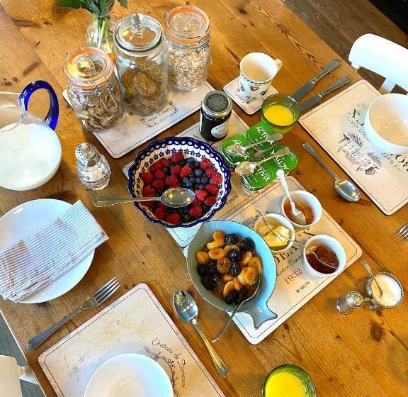 标准间, Laurel House