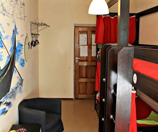 Lit en Chambre Commune, Like Hostel