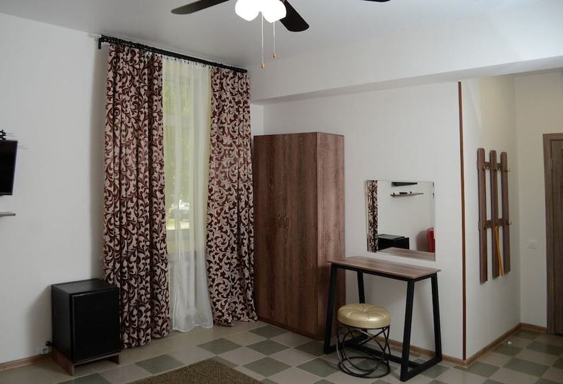 اتاق سوپریور, Lucky Hostel