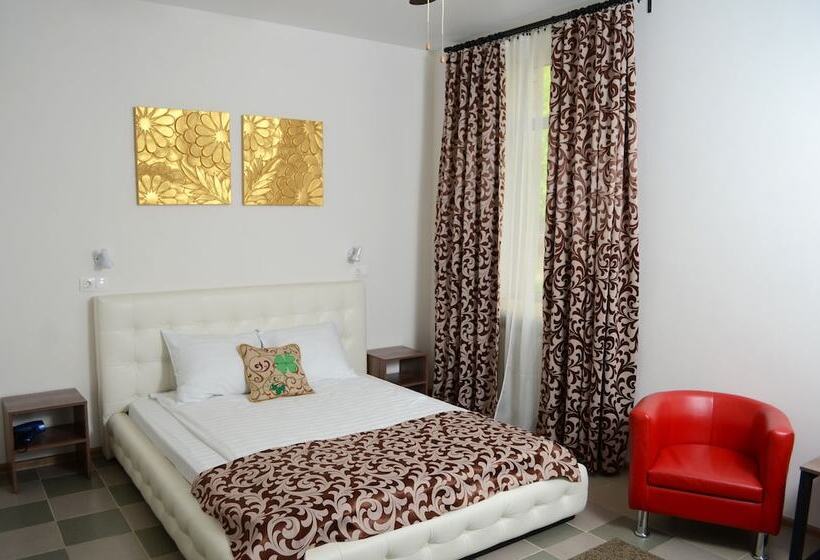 اتاق سوپریور, Lucky Hostel