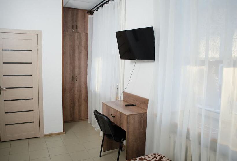 اتاق استاندارد, Lucky Hostel