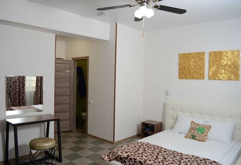 اتاق سوپریور, Lucky Hostel