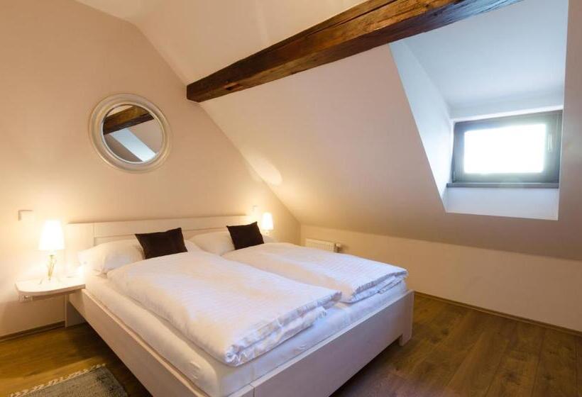 Quarto Estandar, Pension Faber