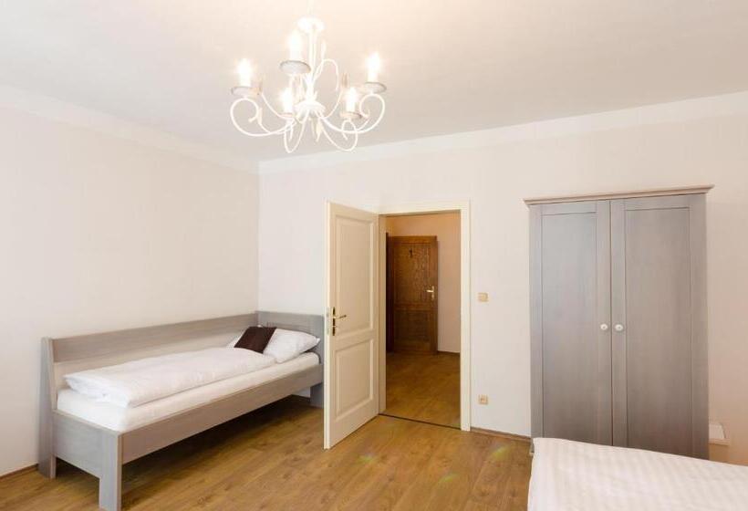 Quarto Triplo Estandar, Pension Faber