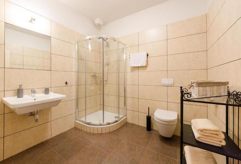 Quarto Triplo Estandar, Pension Faber