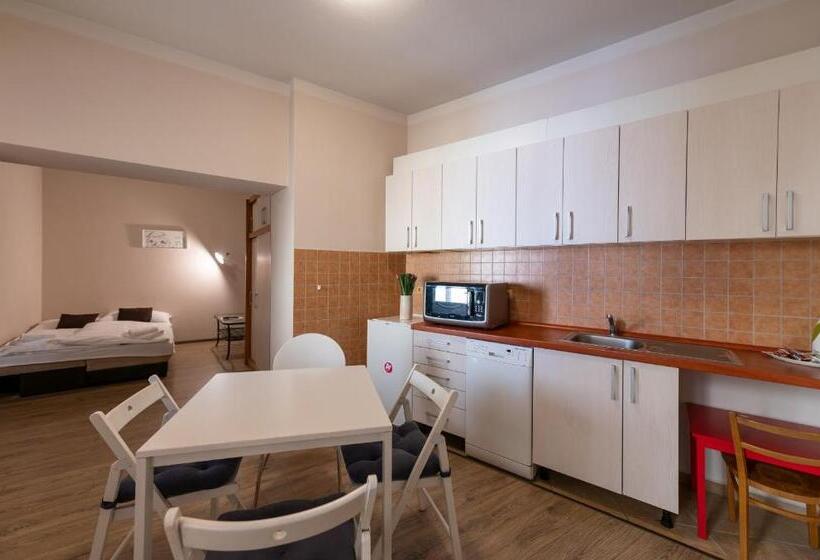 Apartamento 1 Dormitório, Pension Faber