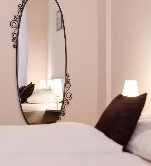 Quarto Estandar, Pension Faber