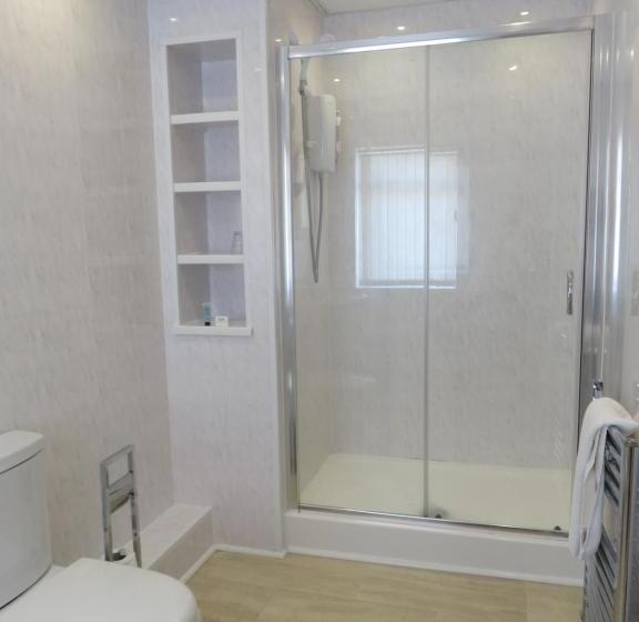 Camera Standard, Stuart