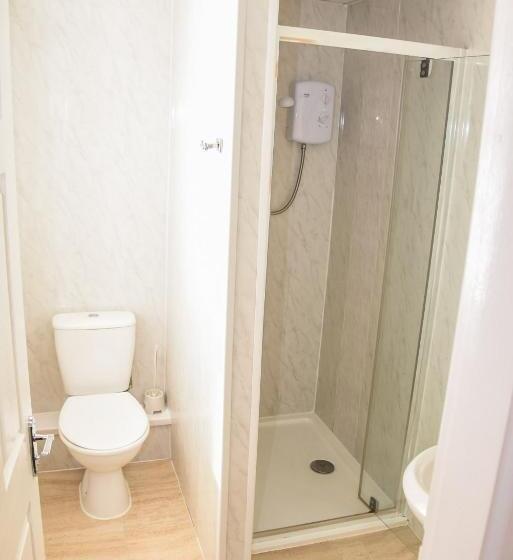 Camera Tripla Comfort, Stuart