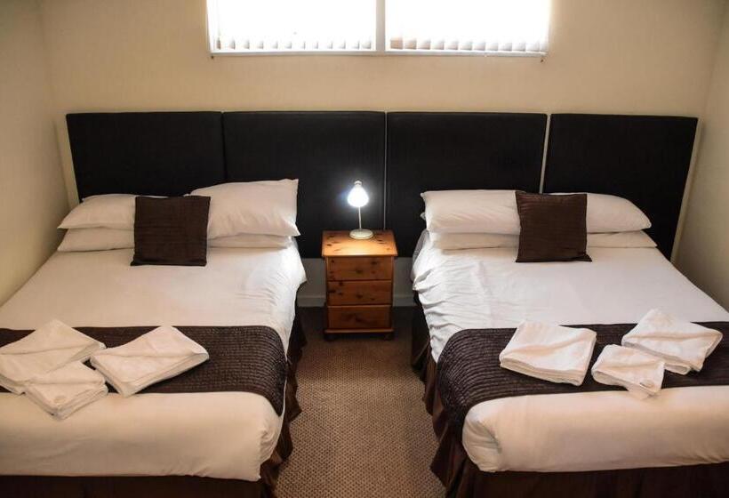 Camera Quadrupla Standard, Stuart