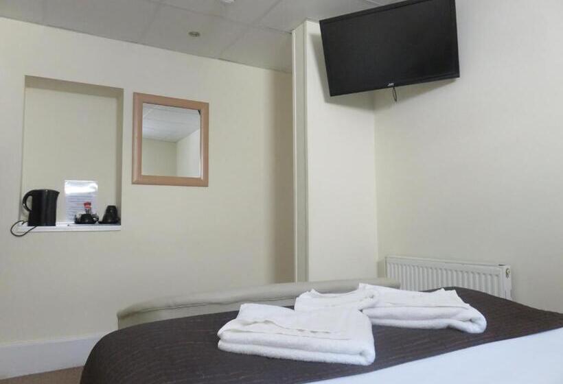 Camera Quadrupla Classica, Stuart