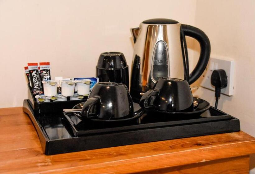 Camera Economy, Stuart