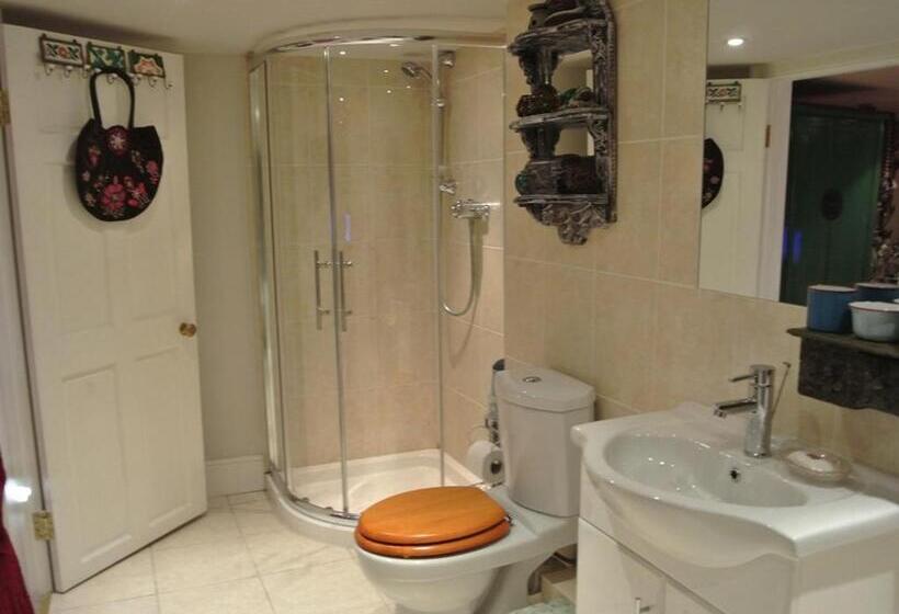 Трехместный Номер Deluxe, The Covenstead