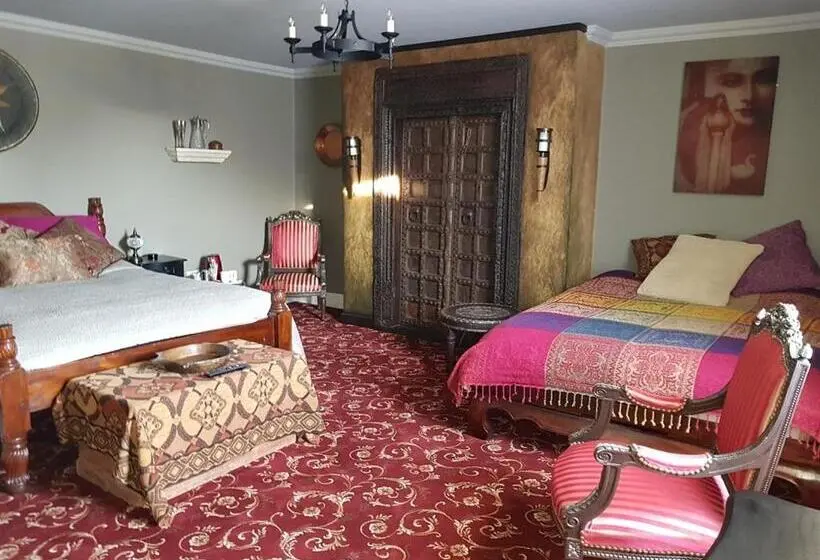デラックスの４人部屋, The Covenstead