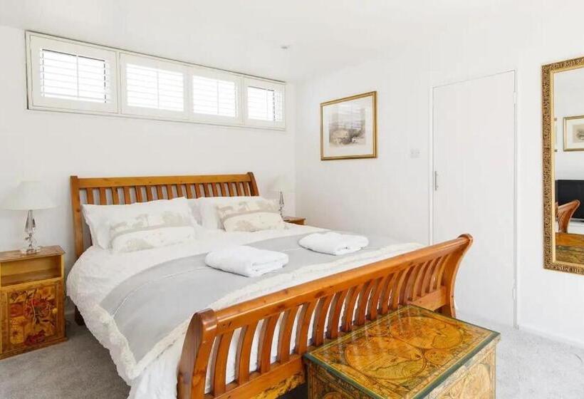 四人标准间, The Kite House