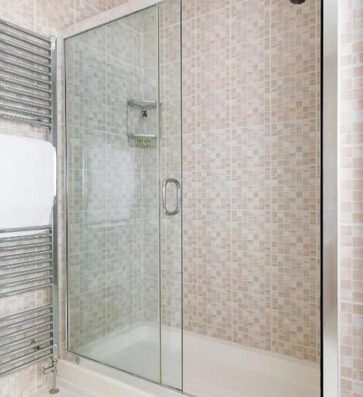 豪华房间, The Kite House