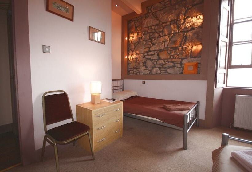 Üç Kişilik Standart Oda, The Orchard