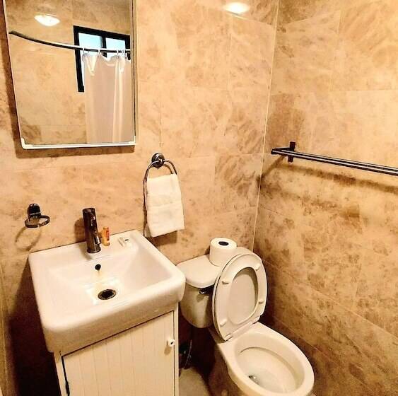 اتاق اکونومی, Tau Casa Reyes