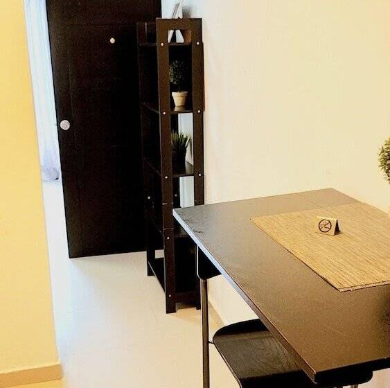 اتاق اکونومی, Tau Casa Reyes