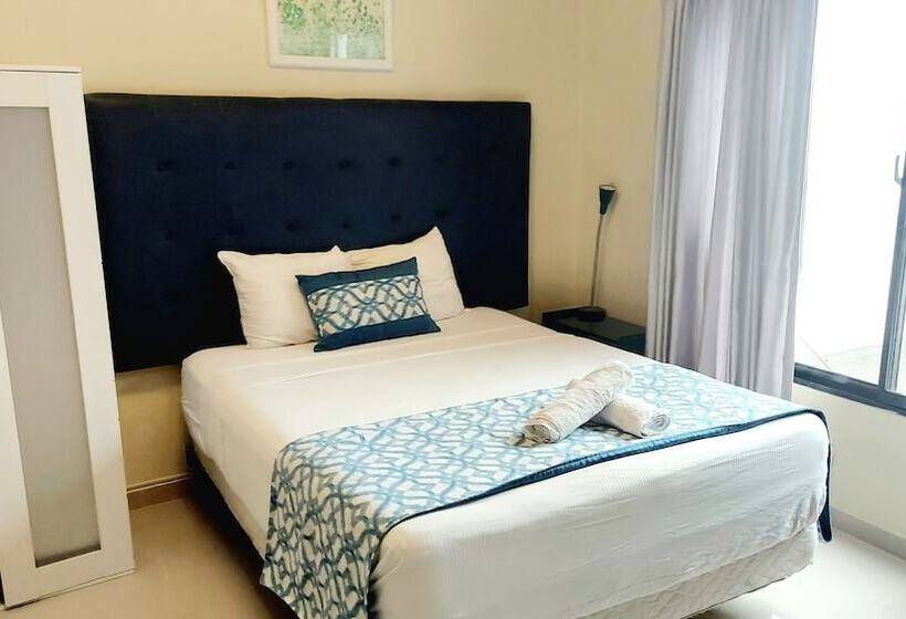 اتاق اکونومی, Tau Casa Reyes