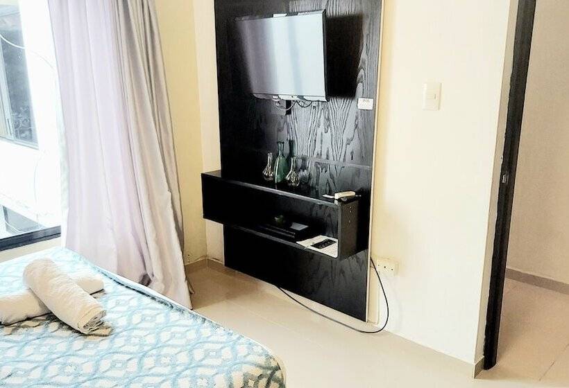 اتاق اکونومی, Tau Casa Reyes