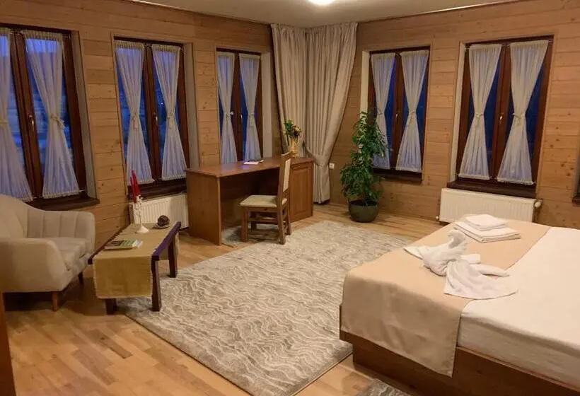 スーペリアースイート, Pensiunea Colț Din Rai