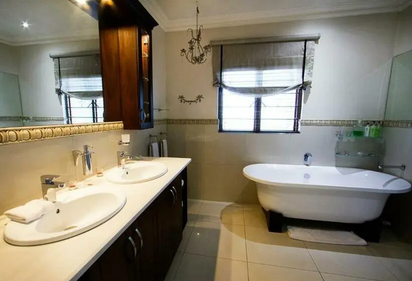 سوییت سوپریور, Bellgrove Guest House Sandton